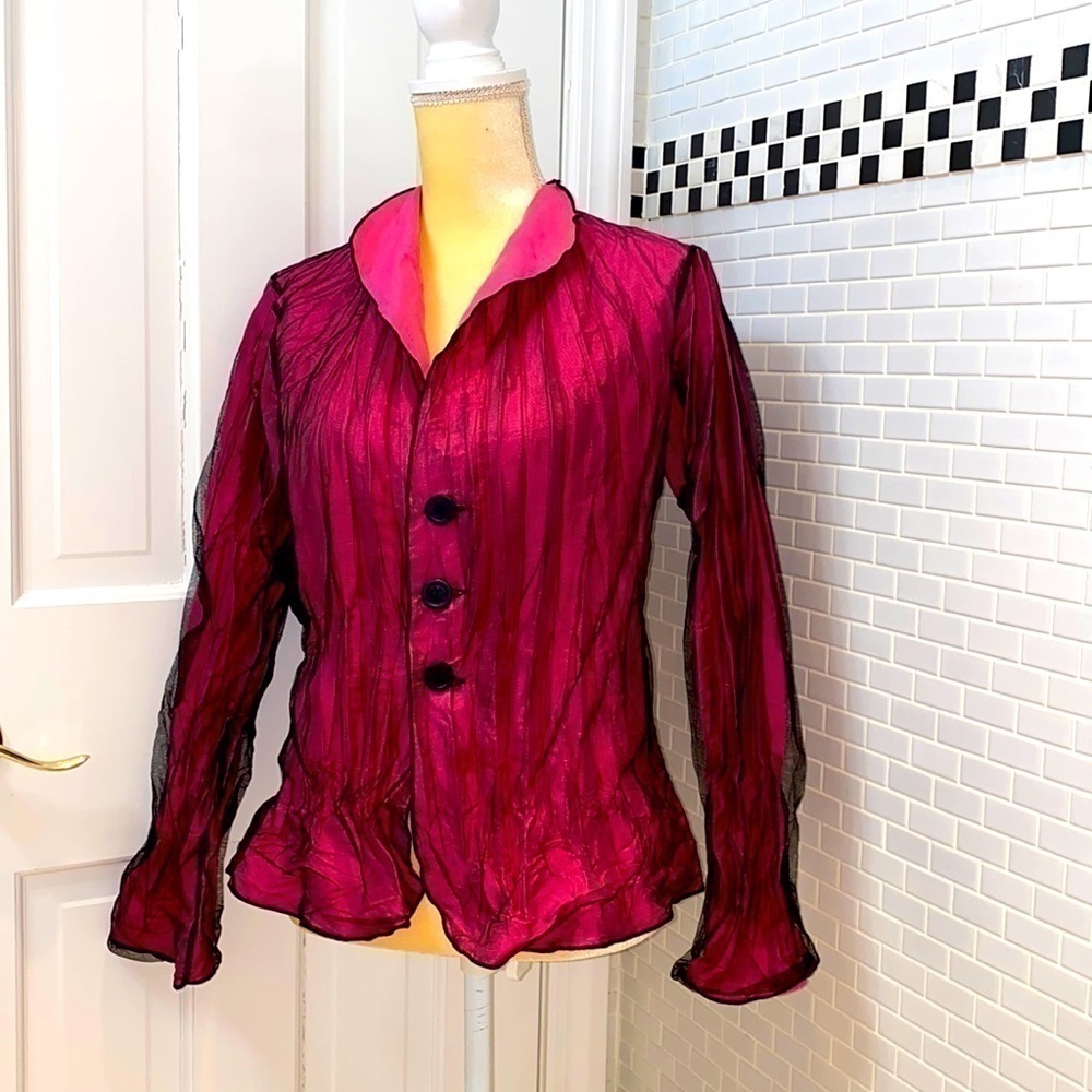 Beluva reversible hot pink pleated with black netting crushed rayon blouse.SizeM